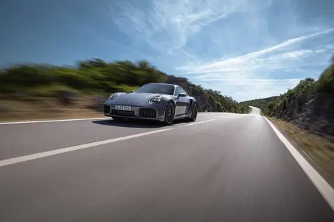 新款911 Turbo S亮相：711马力赛道新王者，预售开启
