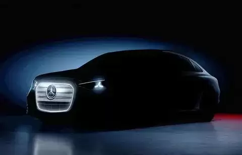 奔驰全新C级纯电版预告图发布，续航达800公里