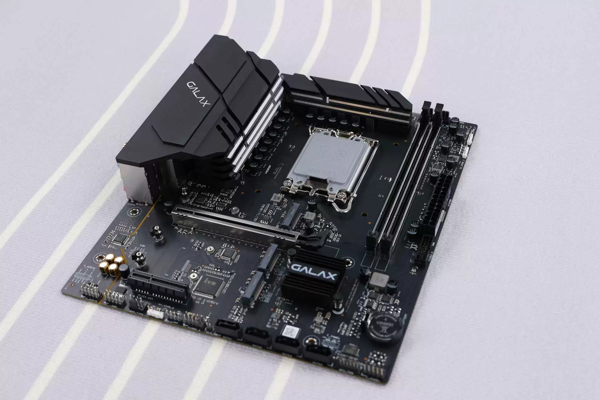 影驰联盟B860M WiFi黑武士主板开箱