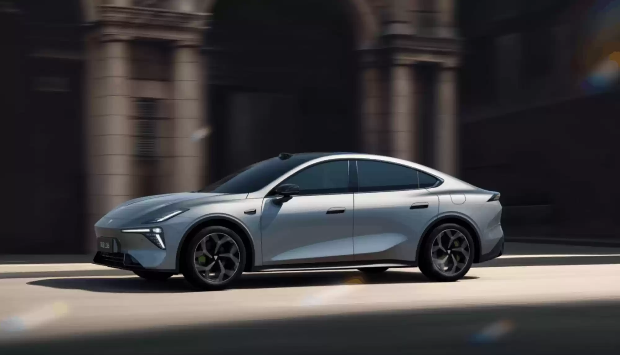 深蓝L06首发搭载3纳米车规芯片，重塑新时代智能轿跑新标杆