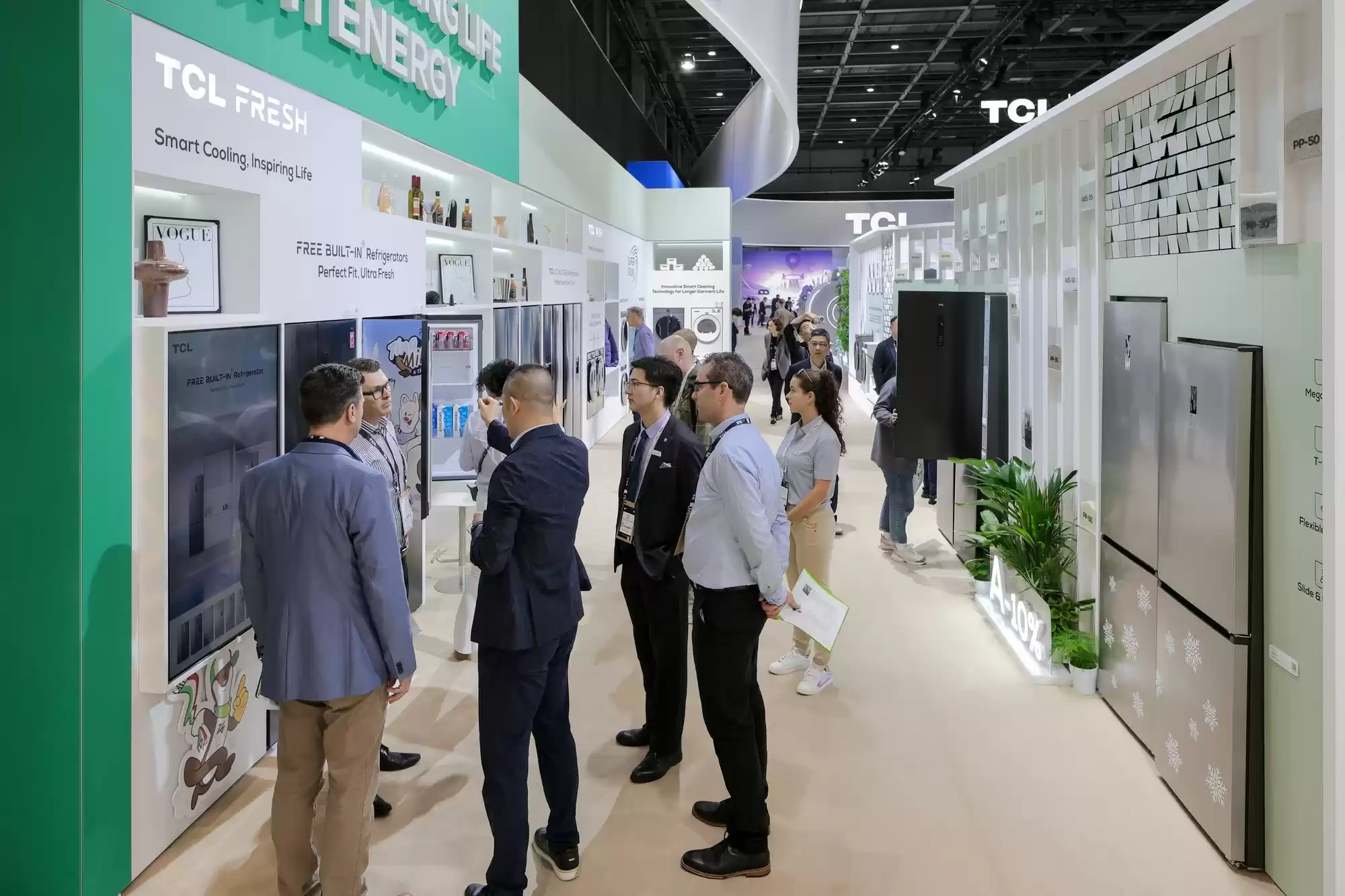 从中国领先到欧洲高端之选：TCL以AI与健康创新产品亮相IFA 2025