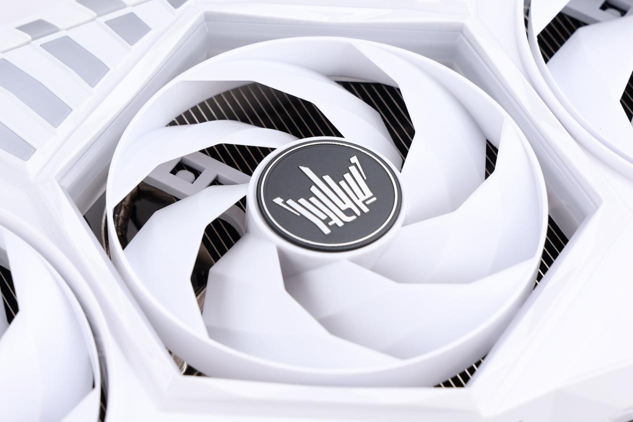 影驰RTX5080 HOF OC LAB Deluxe-X 开箱 纯白旗舰，王者归来