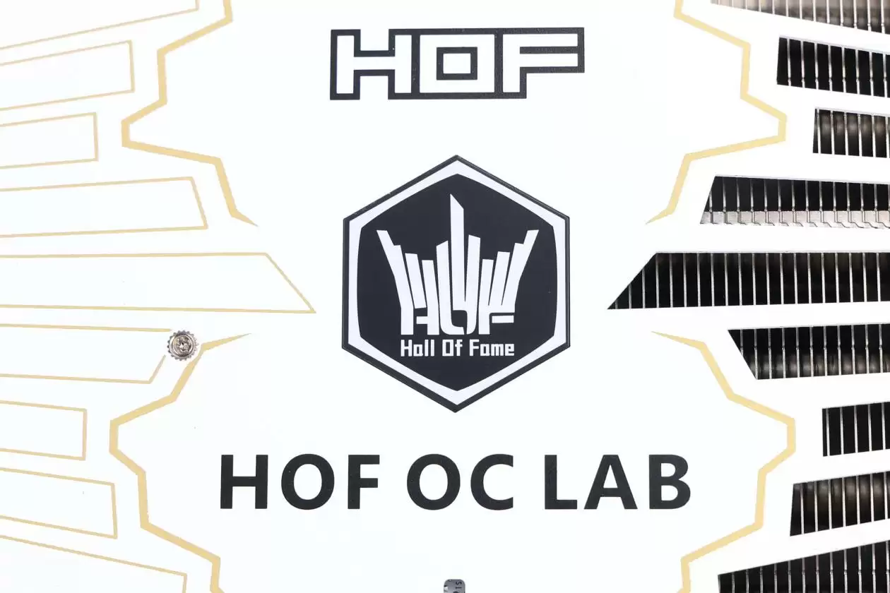影驰RTX5080 HOF OC LAB Deluxe-X 开箱 纯白旗舰，王者归来