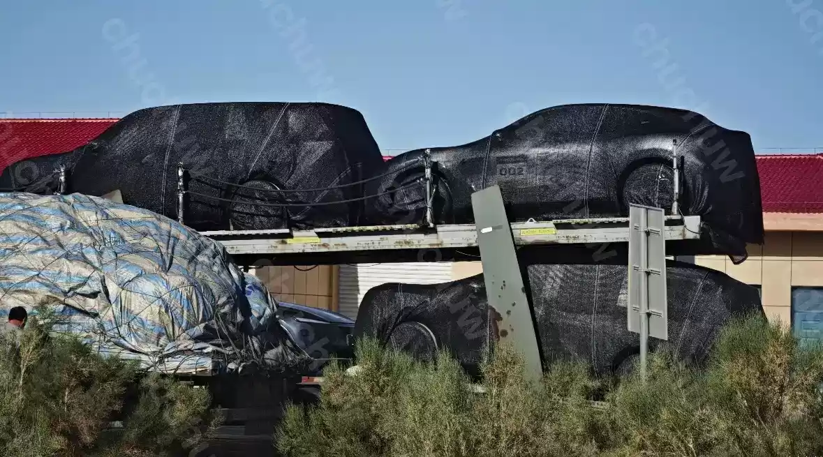 小米“昆仑”增程 SUV 谍照曝光，首次与 YU7 同框