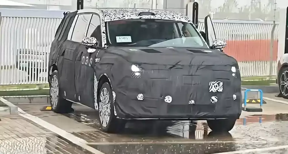 小米“昆仑”增程 SUV 谍照曝光，首次与 YU7 同框