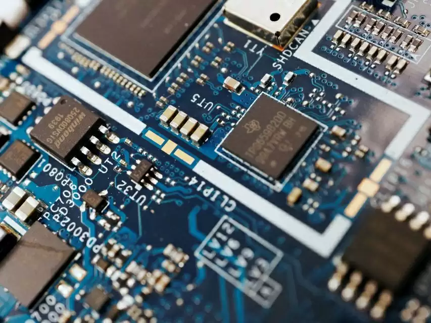 深化与马斯克合作：消息称三星电子正与 xAI 就 ASIC 芯片代工谈判