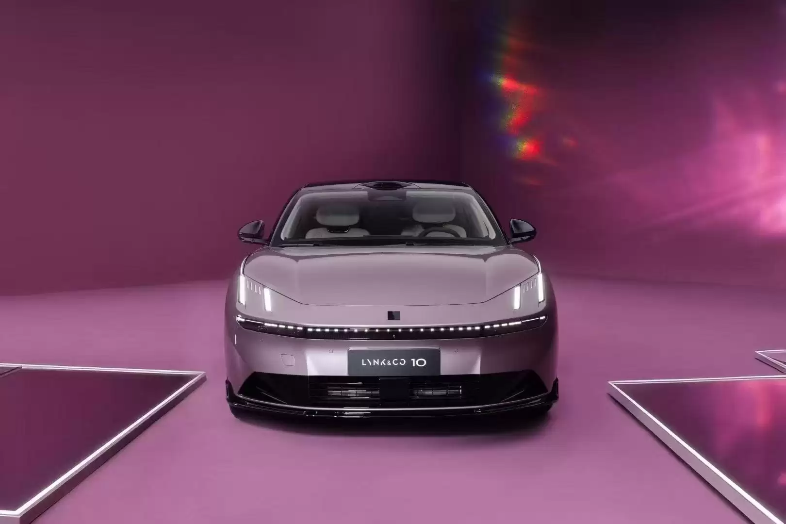 领克 10 EM-P 智能电混四驱轿车上市:17.38 万-21.18 万元,限时再减 1 万