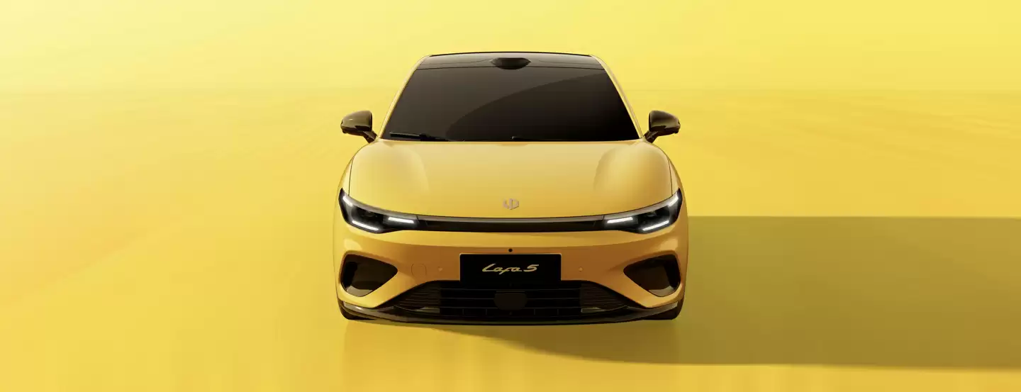 零跑 Lafa5 全球首秀：定位高颜值运动轿跑，今年 Q4 发布