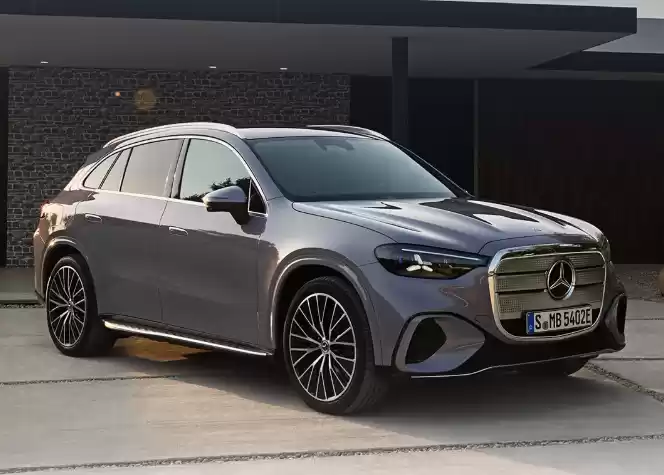 全新梅赛德斯-奔驰纯电 GLC 全球首发:国产长轴距版明年上市并首推 6 座车型