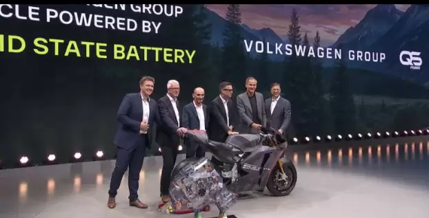 能量密度达 844Wh / L，QuantumScape 和大众联合展示搭载固态电池的杜卡迪摩托车