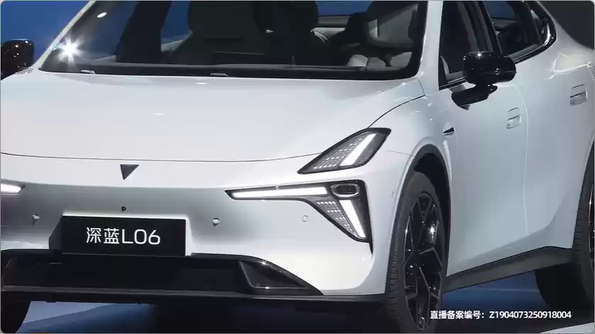 长安深蓝 L06 轿跑全球首发亮相:首搭 3nm 车规级芯片,采用磁流变悬架