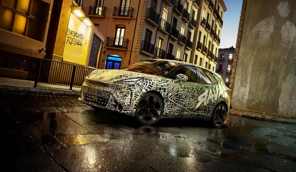 大众全新纯电性能小车 Raval 预告图公布：最大 223 马力，标配运动底盘