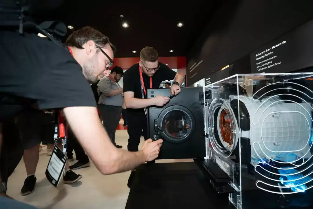 从扫地机到割草机：石头的「功夫」，藏在技术与极致体验里