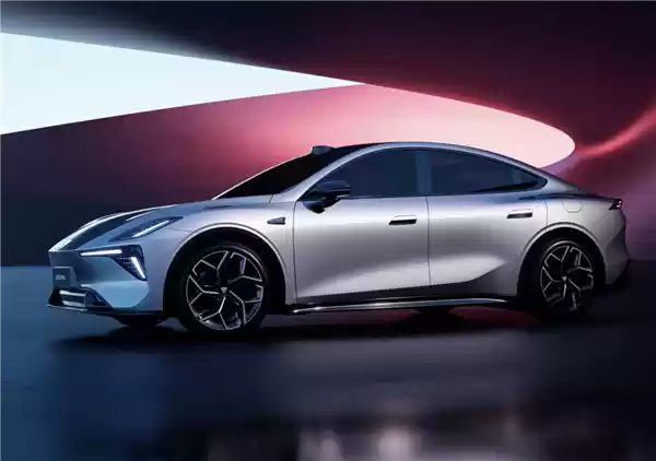 全系标配激光雷达 车长4.83米!深蓝全新中级轿车L06亮相