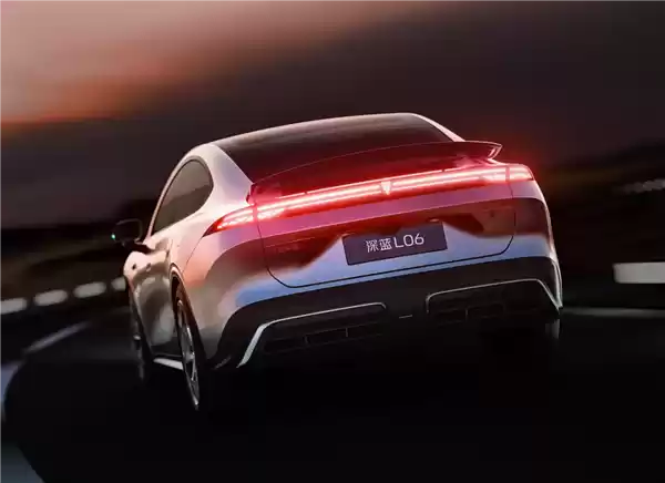 全系标配激光雷达 车长4.83米!深蓝全新中级轿车L06亮相