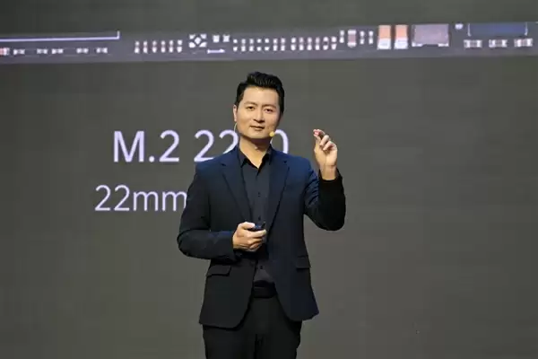 399元起 堪比指甲盖！佰维发布最小的国产mini SSD硬盘：只比TF卡大一点