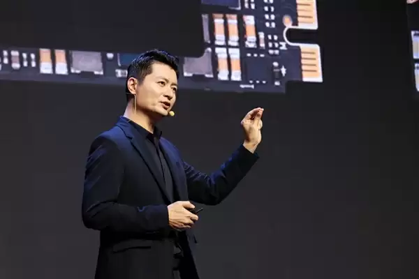 399元起 堪比指甲盖！佰维发布最小的国产mini SSD硬盘：只比TF卡大一点