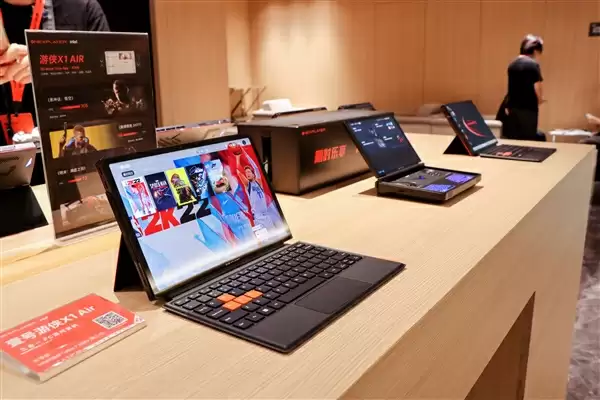 壹号本新品三连发！三合一PC、能变形的掌机、还有外置显卡坞