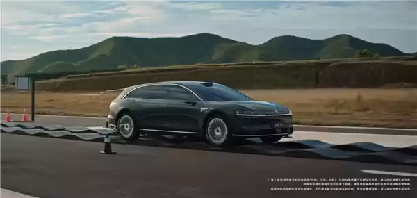 享界S9T底盘实测:碎石路、波浪路、飞坡路全部如履平地