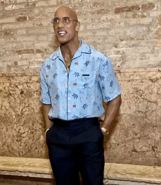 巨石强森多伦多电影节宣布颠覆形象出演Lizard Music