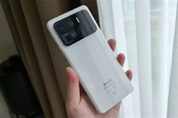 博主暗示小米16 Pro配备副屏:梦回小米11 Ultra 安卓之光回归