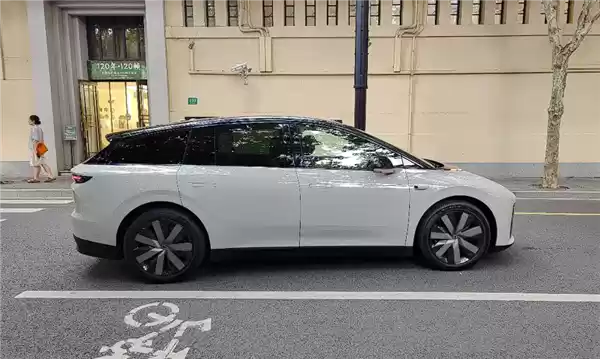 理想纯电路上最关键一环 全新i6实车曝光:预计售价25万级