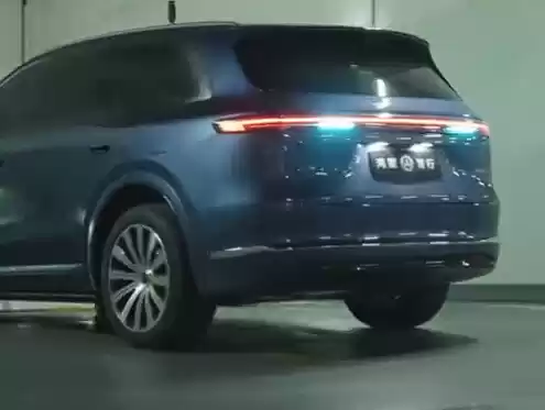 余承东重庆亲测全新问界M7辅助驾驶:10多个复杂场景一把过