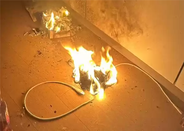 女子睡梦中被充电宝炸醒：床垫被褥部分烧毁