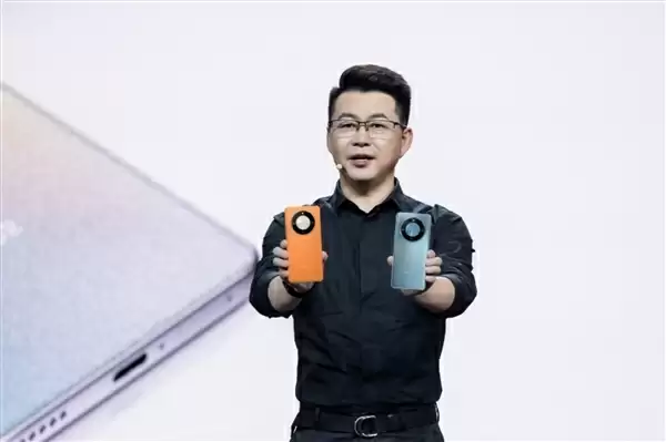 荣耀高管姜海荣晒深蓝汽车工牌 此前被传出任CEO