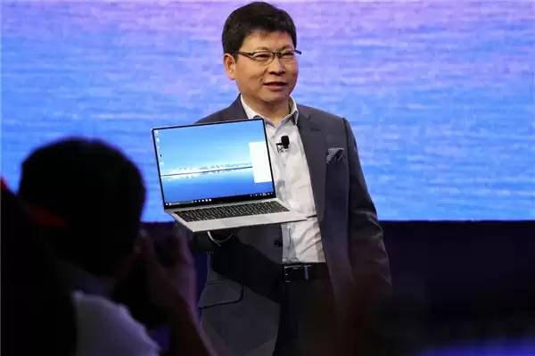 国内PC出货量联想坐稳第一:华为靠鸿蒙加速追赶中 体量差近3倍