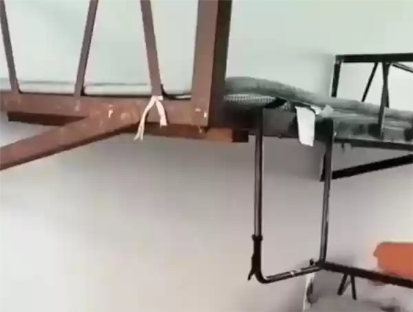 高校回应宿舍床直接钉在墙上：条件有限没办法 已计划翻新