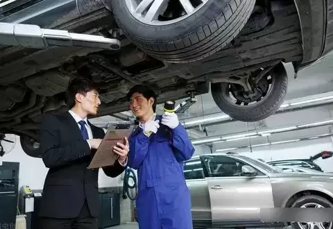汽车保养省钱攻略：避开4S店陷阱，合理选择配件与周期
