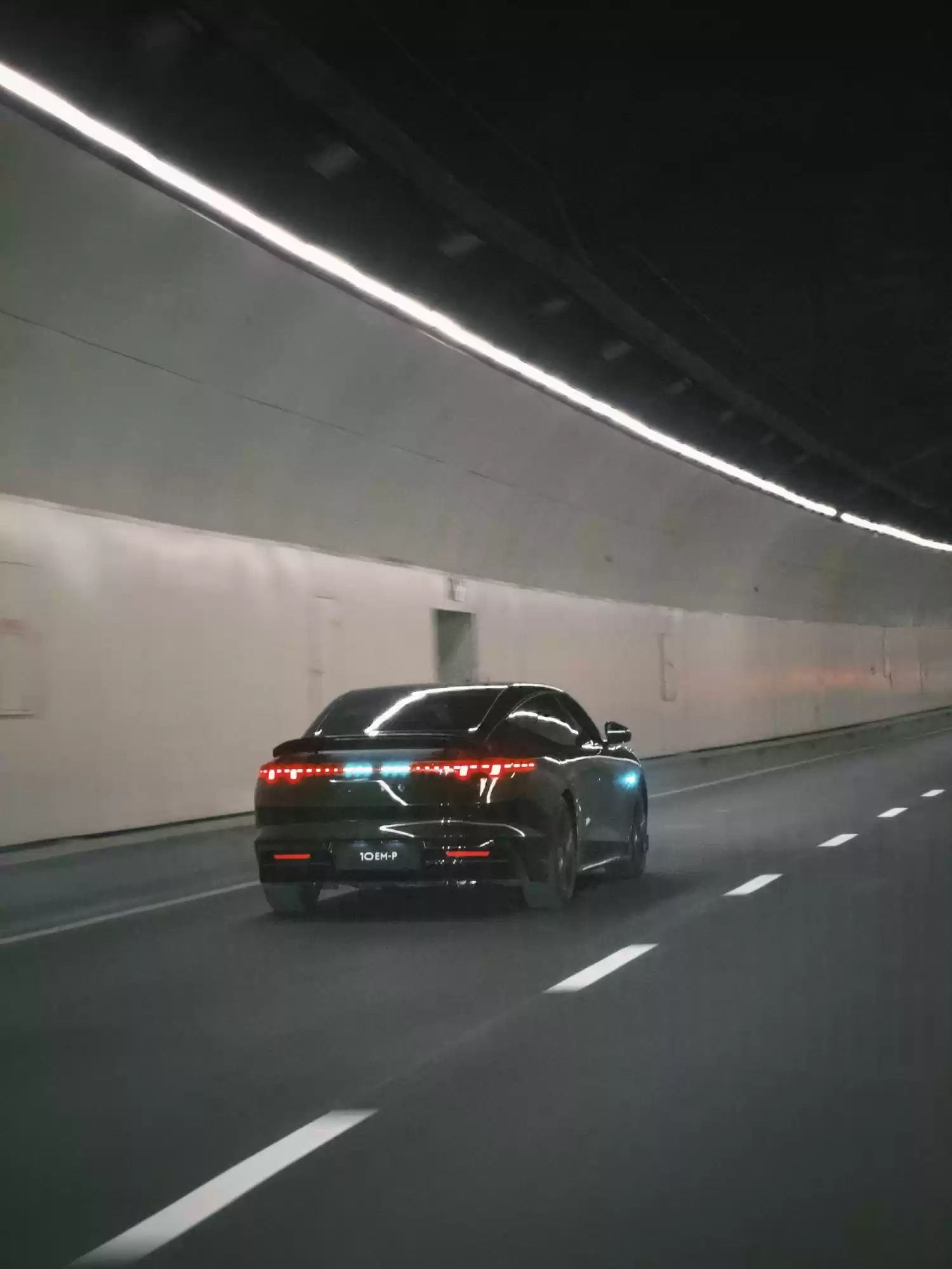 领克10 EM-P正式上市 限时首发价16.38万起