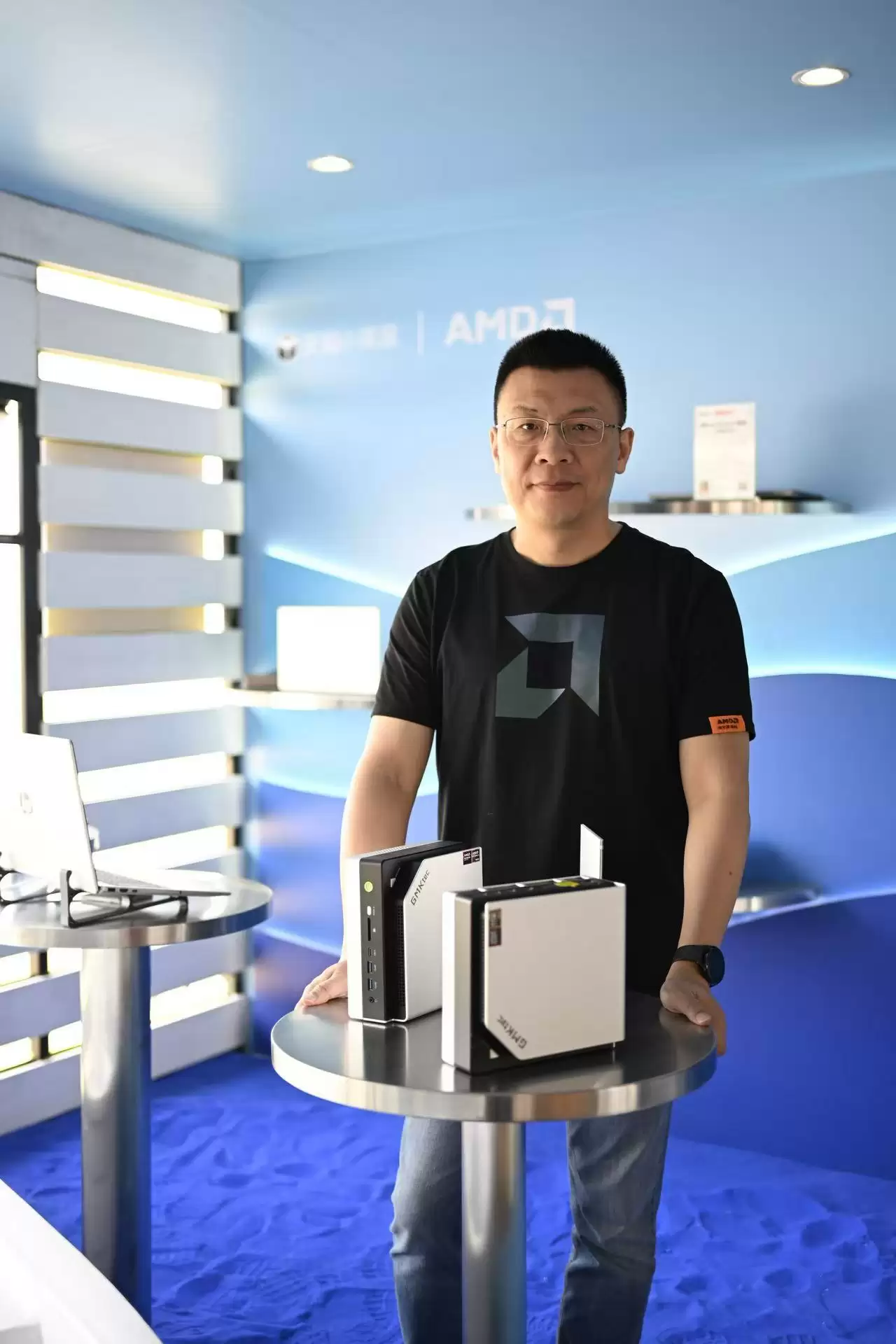 极摩客×AMD×天猫小黑盒×TaoBao Design发起梦中潮汐时刻AIGC电影创作者大赛