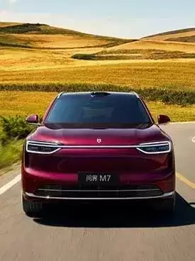 鸿蒙智行销量飙升，贴心服务成关键