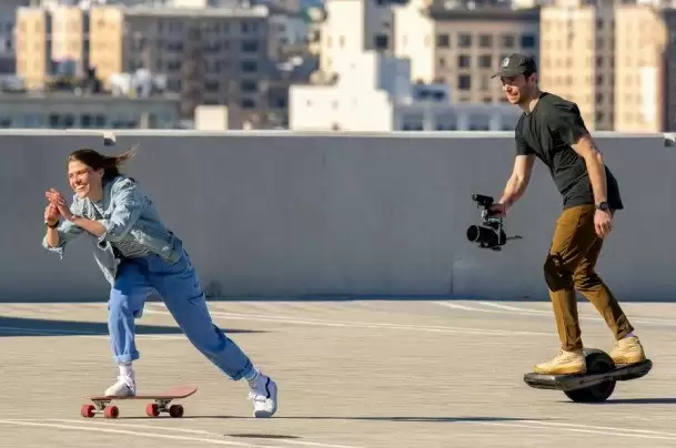 致敬时代记录者，尼康助力新闻工作者捕捉真相