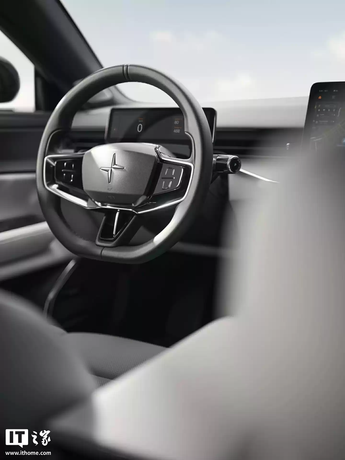 极星 5 正式发布:对标保时捷 Taycan,续航最高 670 公里