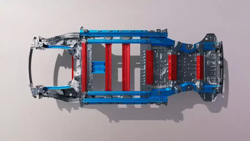 比亚迪“大五座天花板”方程豹钛 7 火爆上市，售价 17.98 万元起