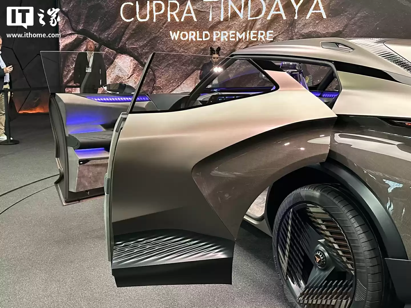 西雅特 Cupra 发布 Tindaya 概念车：对开门设计，外观犀利