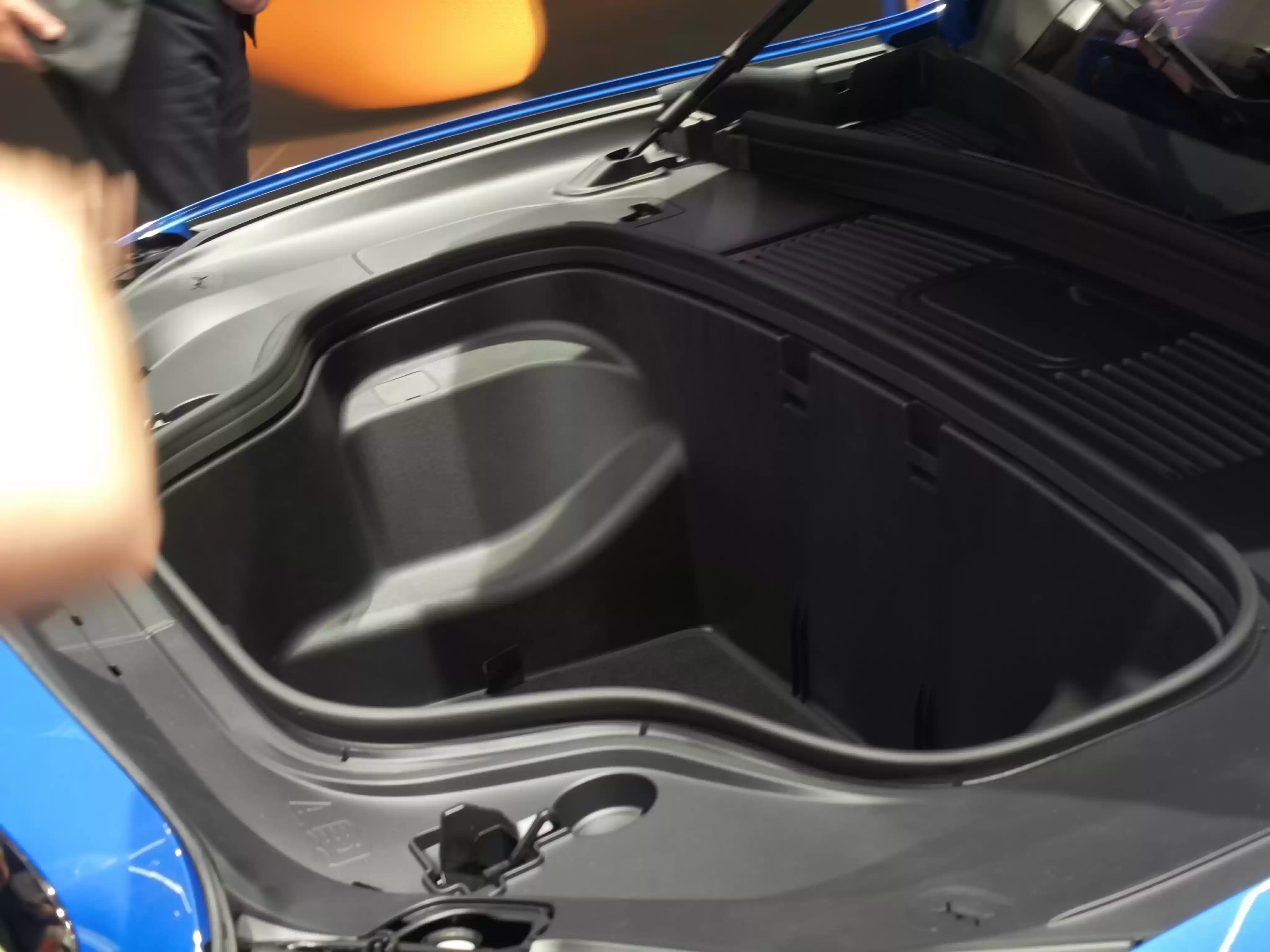 \ 微信图片_2025-09-09_004458_355.webp