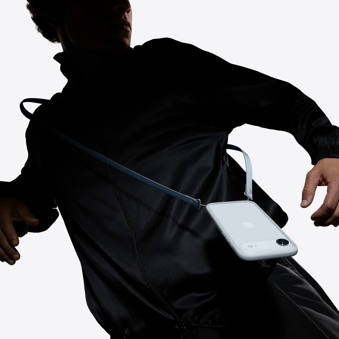 苹果推出iPhone 17及Air专用斜挎挂绳，十色可选，售价479元