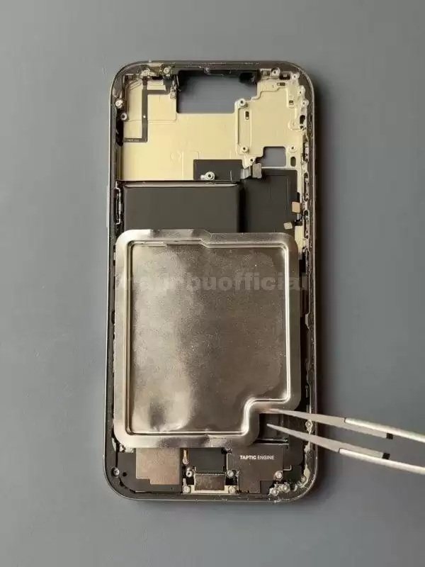 苹果iPhone 17发布  iPhone 16首当其冲现白菜价惨遭疯抢！