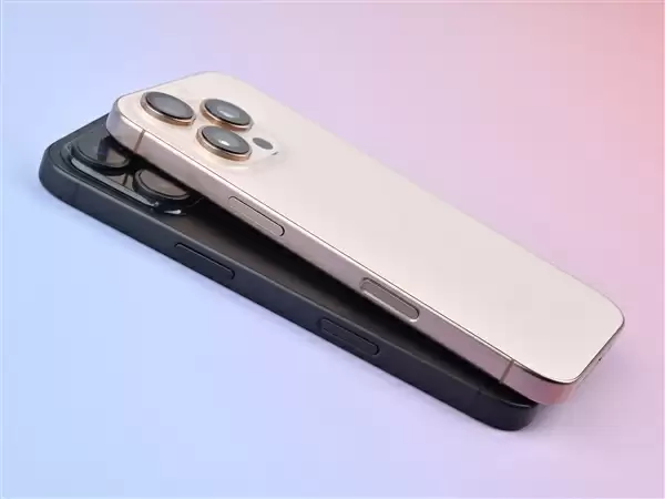 苹果发布会前 我们意外拿到了iPhone 17