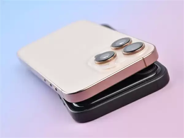 苹果发布会前 我们意外拿到了iPhone 17