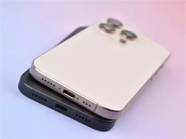 苹果发布会前 我们意外拿到了iPhone 17