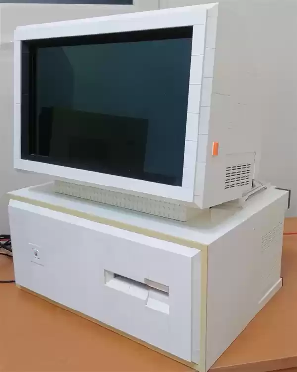 玩家用乐高积木拼出电脑机箱与屏幕:打造独特复古风PC