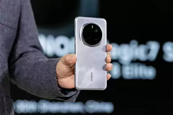 荣耀Magic8系列开始预热:史上最强硬件+最强AI智能体