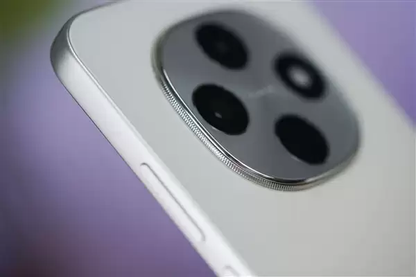 开启手机6年耐用新时代！OPPO A6 Pro图赏