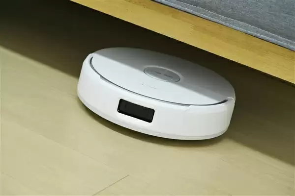 履带式热活水循环洗地！云鲸J6图赏