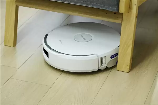 履带式热活水循环洗地！云鲸J6图赏